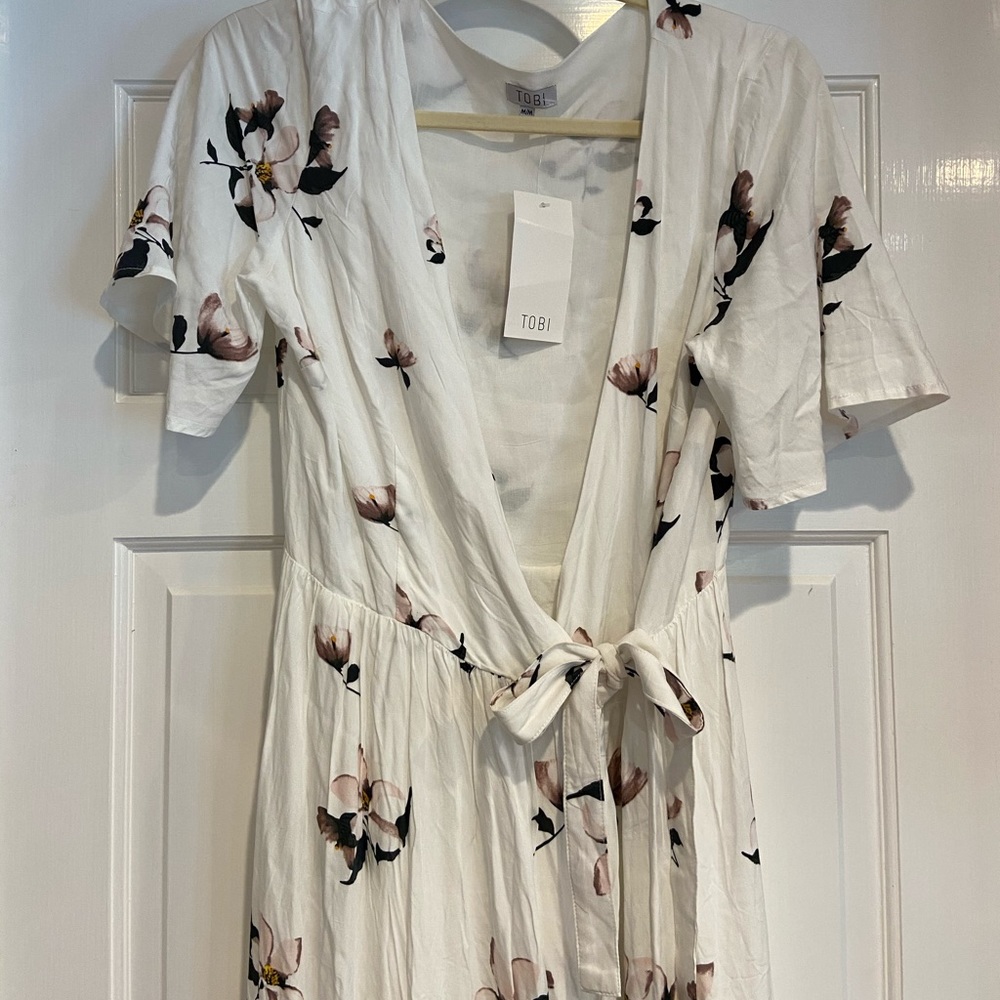 Brand new Tobi wrap dress